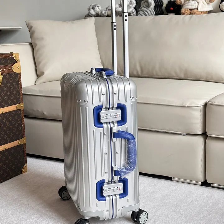 スーパーコピー リモワ スーツケース