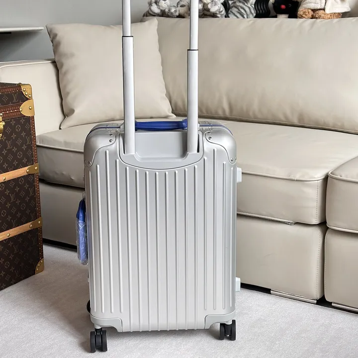 スーパーコピー リモワ スーツケース