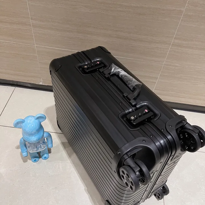 スーパーコピー リモワ スーツケース