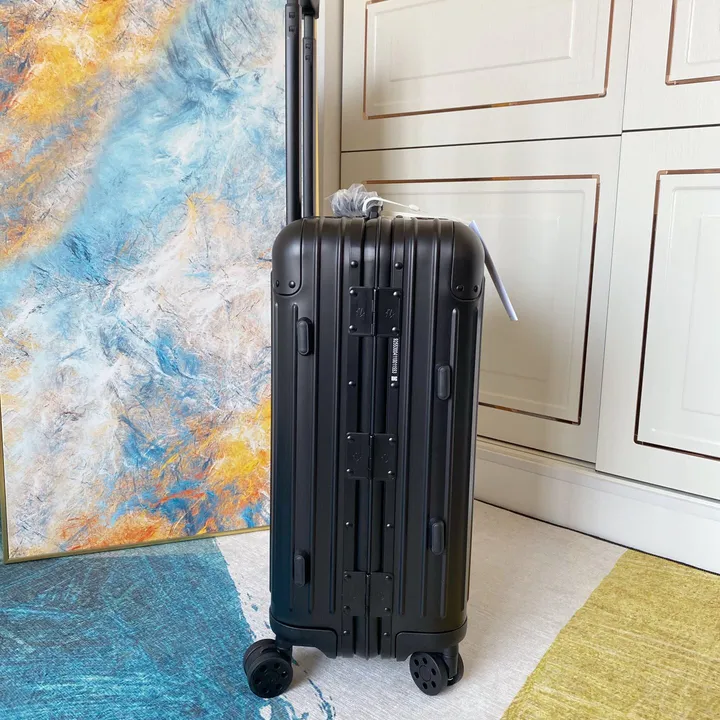 スーパーコピー リモワ スーツケース