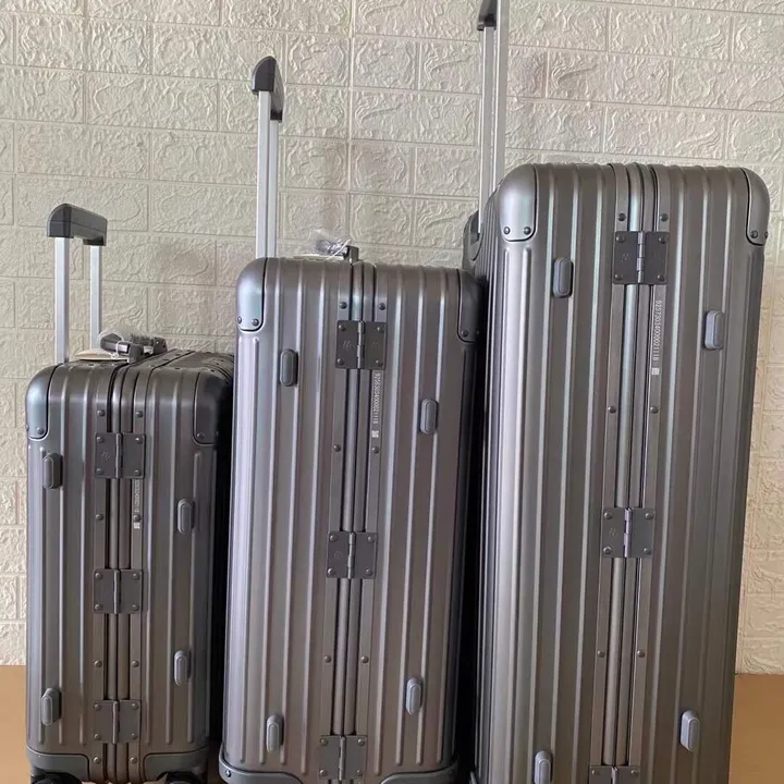 スーパーコピー リモワ スーツケース