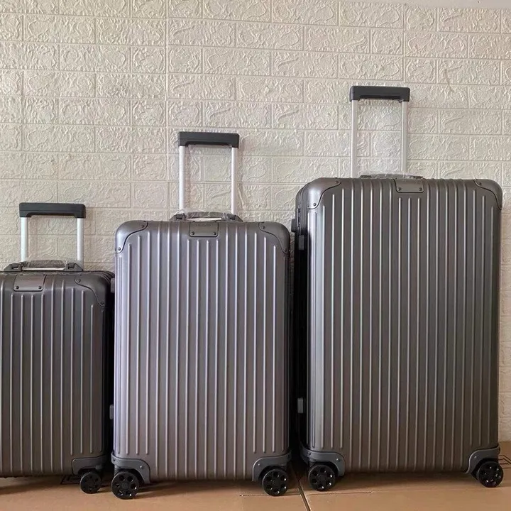 スーパーコピー リモワ スーツケース