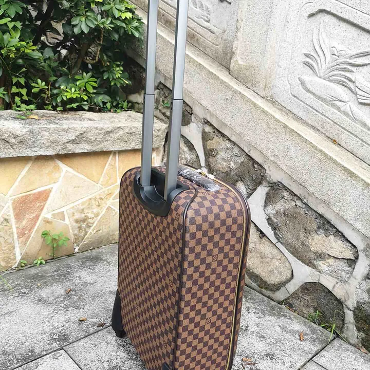 スーパーコピー ルイヴィトン スーツケース