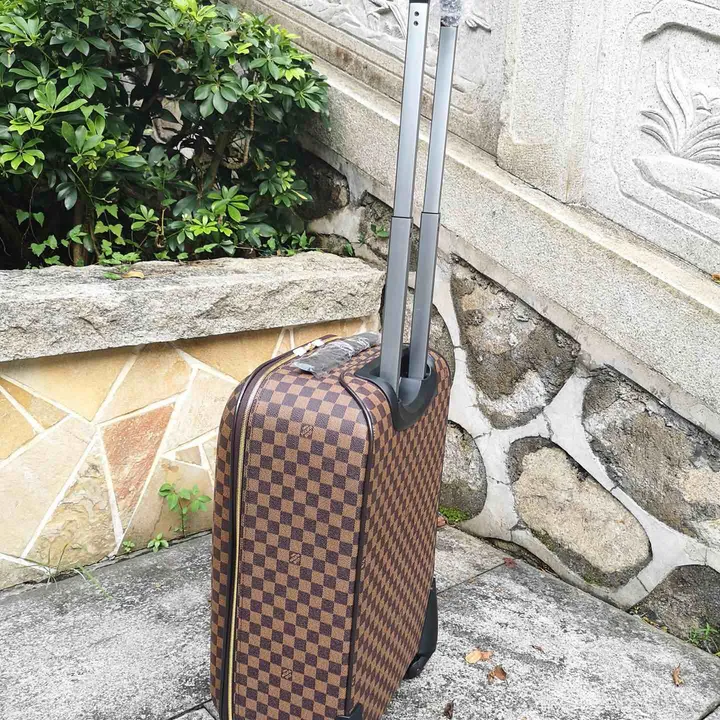 スーパーコピー ルイヴィトン スーツケース