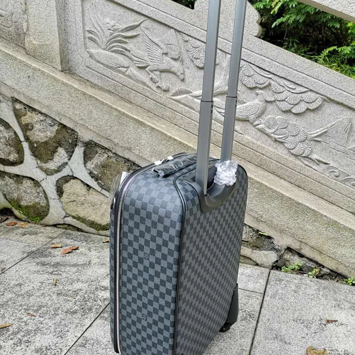 スーパーコピー ルイヴィトン スーツケース