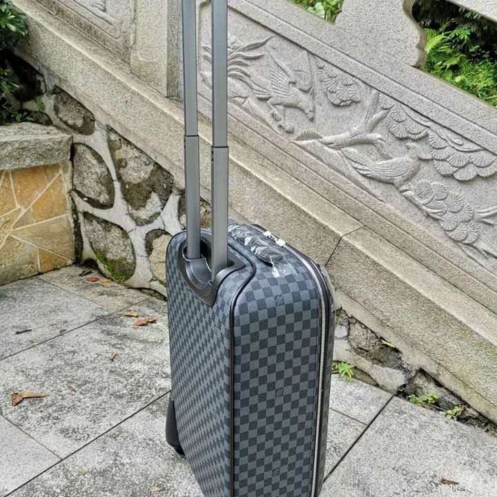 スーパーコピー ルイヴィトン スーツケース