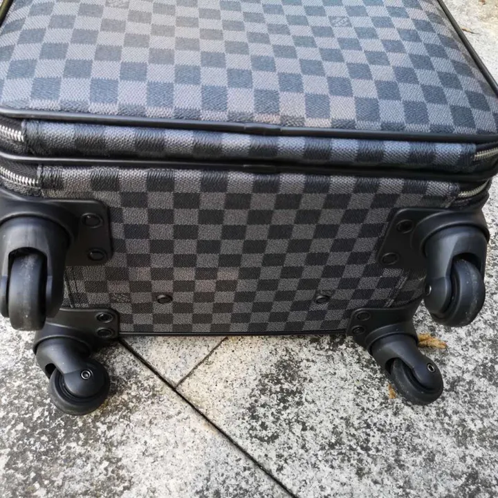 スーパーコピー ルイヴィトン スーツケース