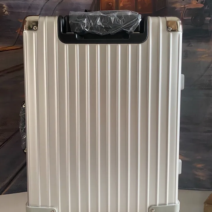 スーパーコピー リモワ スーツケース