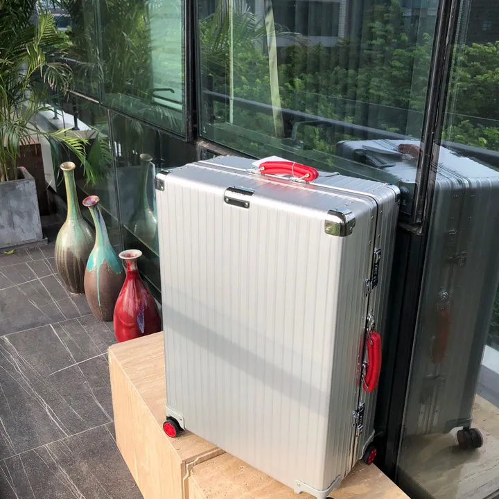 スーパーコピー リモワ スーツケース