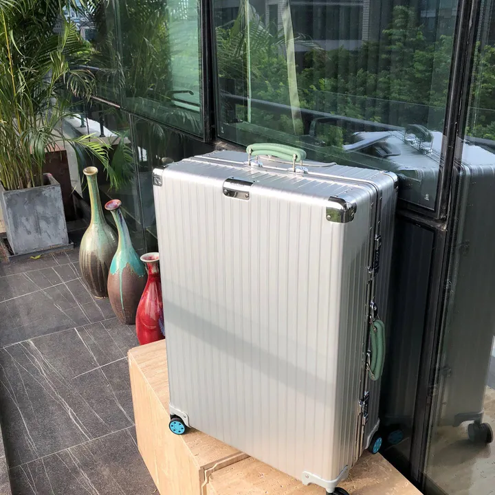 スーパーコピー リモワ スーツケース