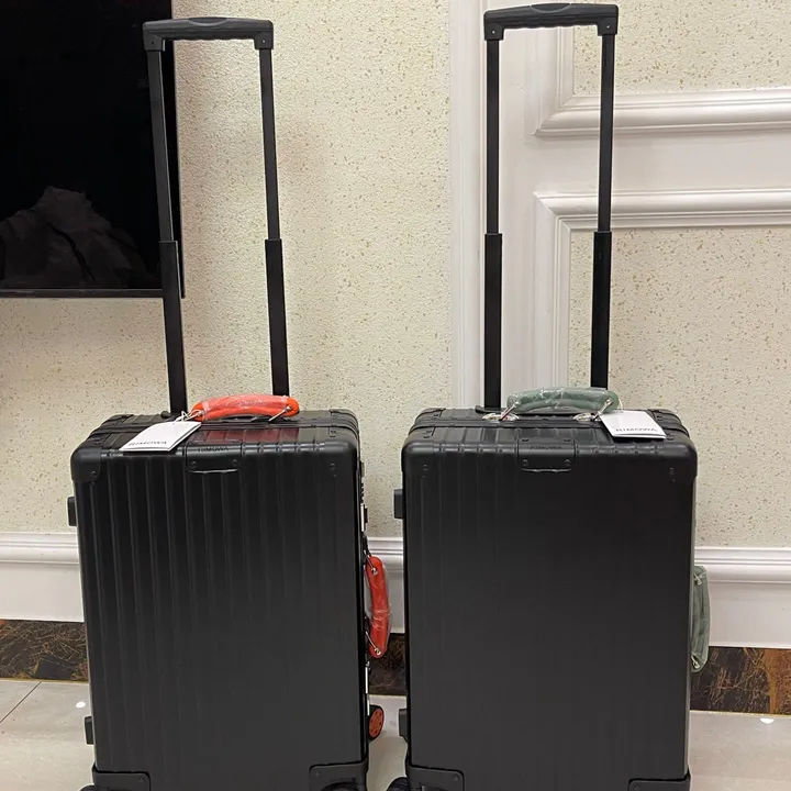 スーパーコピー リモワ スーツケース