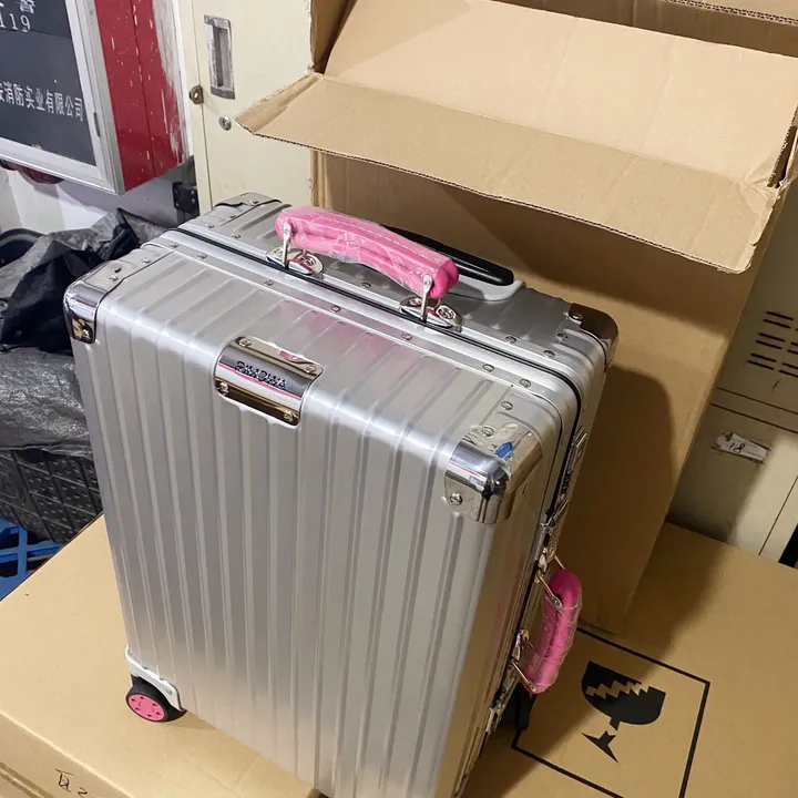 スーパーコピー リモワ スーツケース