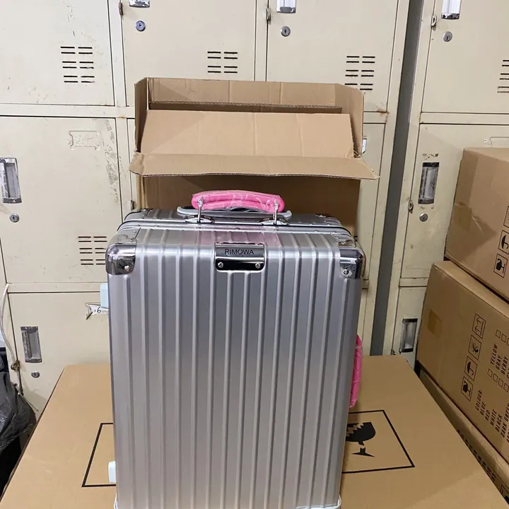 スーパーコピー リモワ スーツケース