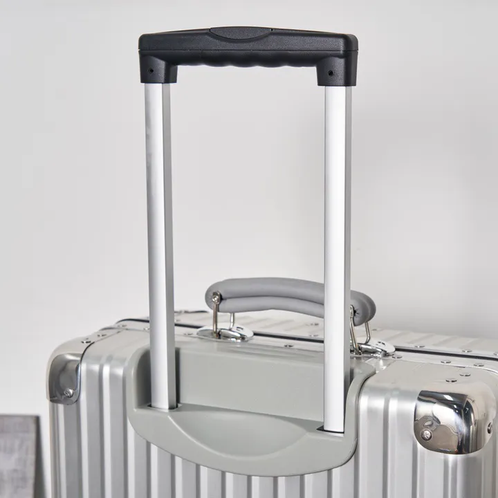 スーパーコピー リモワ スーツケース