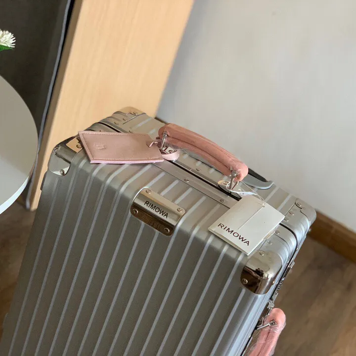 スーパーコピー リモワ スーツケース
