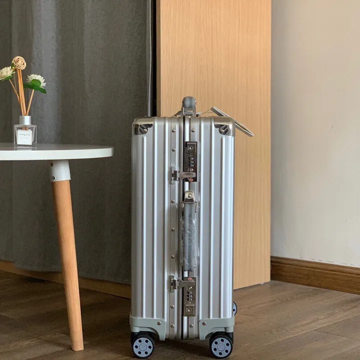 スーパーコピー リモワ スーツケース