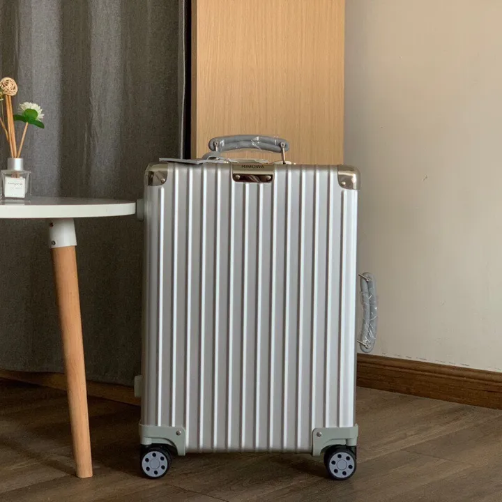 スーパーコピー リモワ スーツケース