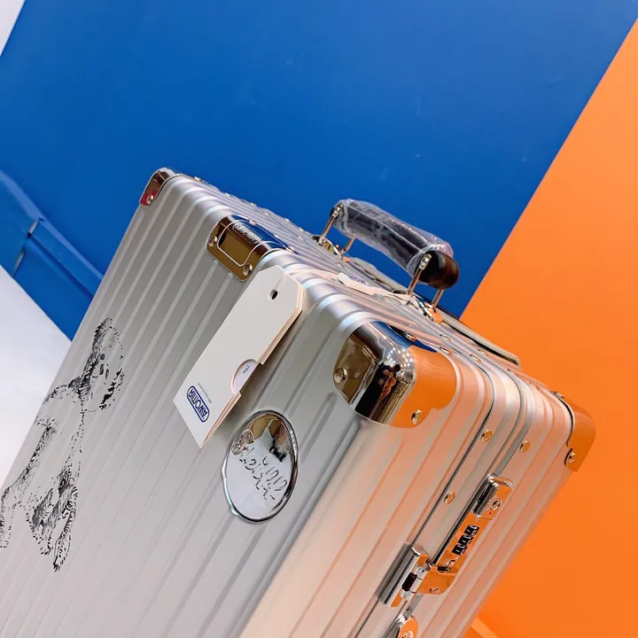 スーパーコピー リモワ スーツケース