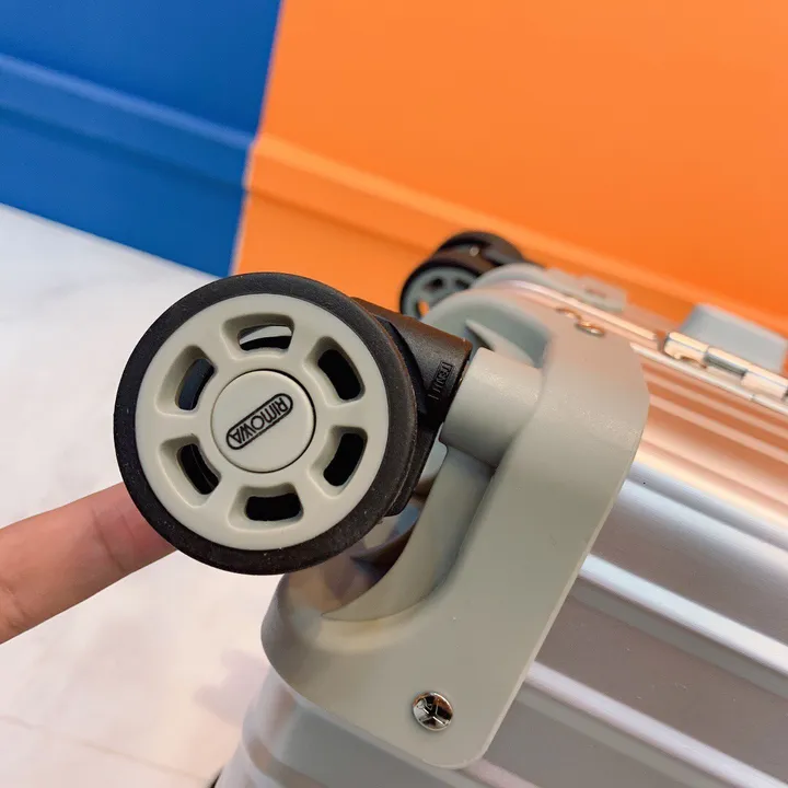 スーパーコピー リモワ スーツケース