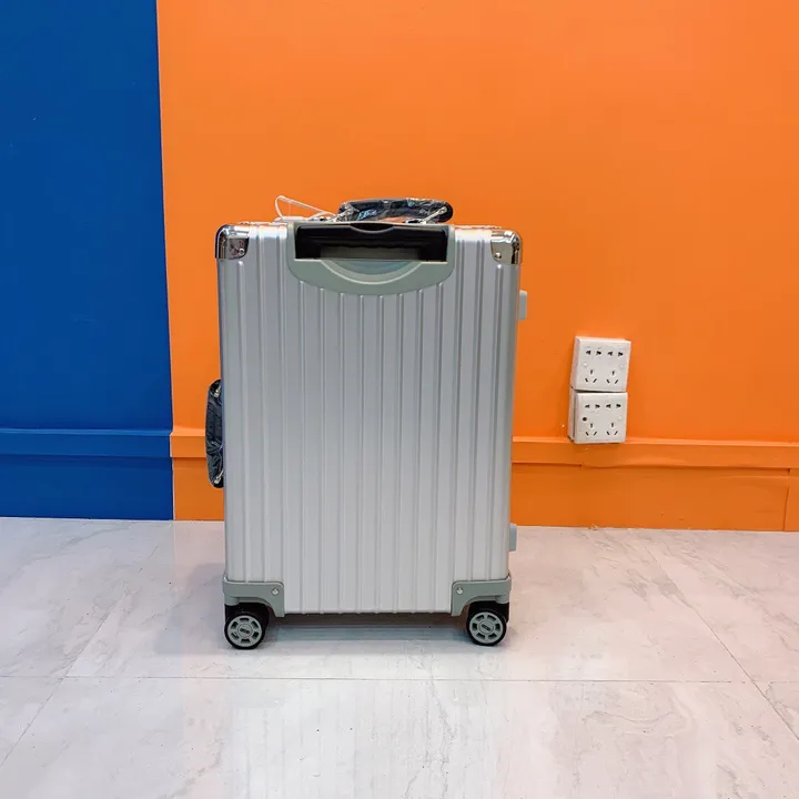 スーパーコピー リモワ スーツケース