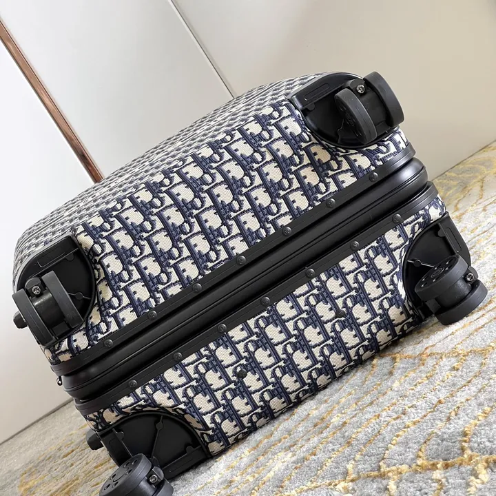 スーパーコピー クリスチャン・ルブタン スーツケース