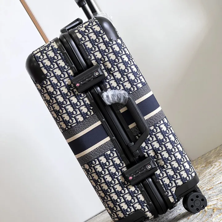 スーパーコピー クリスチャン・ルブタン スーツケース