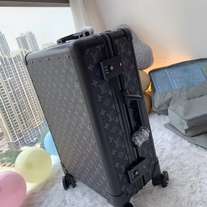 スーパーコピー ルイヴィトン スーツケース