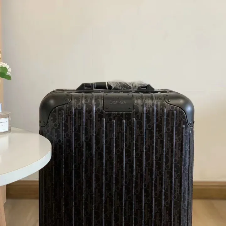 スーパーコピー リモワ スーツケース