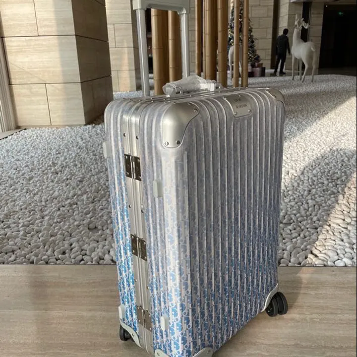 スーパーコピー リモワ スーツケース