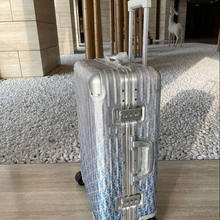 スーパーコピー リモワ スーツケース