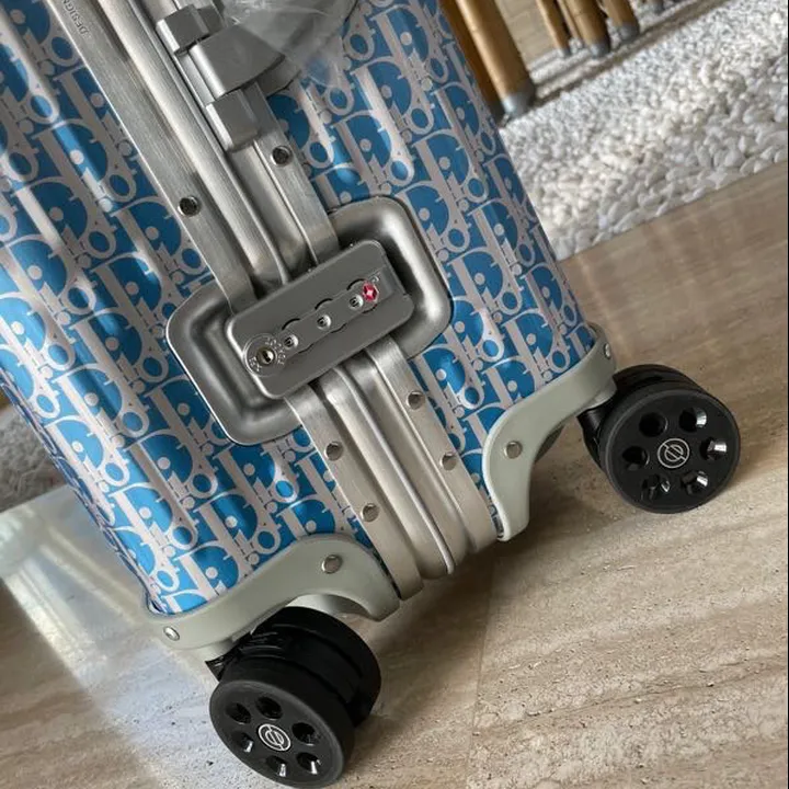 スーパーコピー リモワ スーツケース