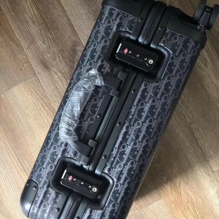 スーパーコピー リモワ スーツケース