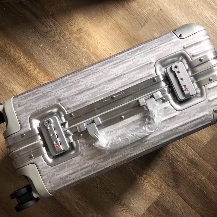 スーパーコピー リモワ スーツケース