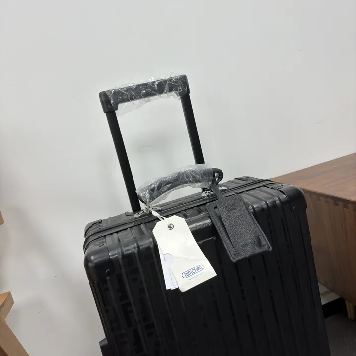 スーパーコピー フェンディ スーツケース