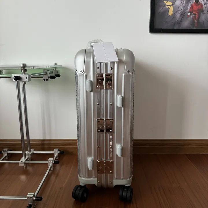 スーパーコピー リモワ スーツケース