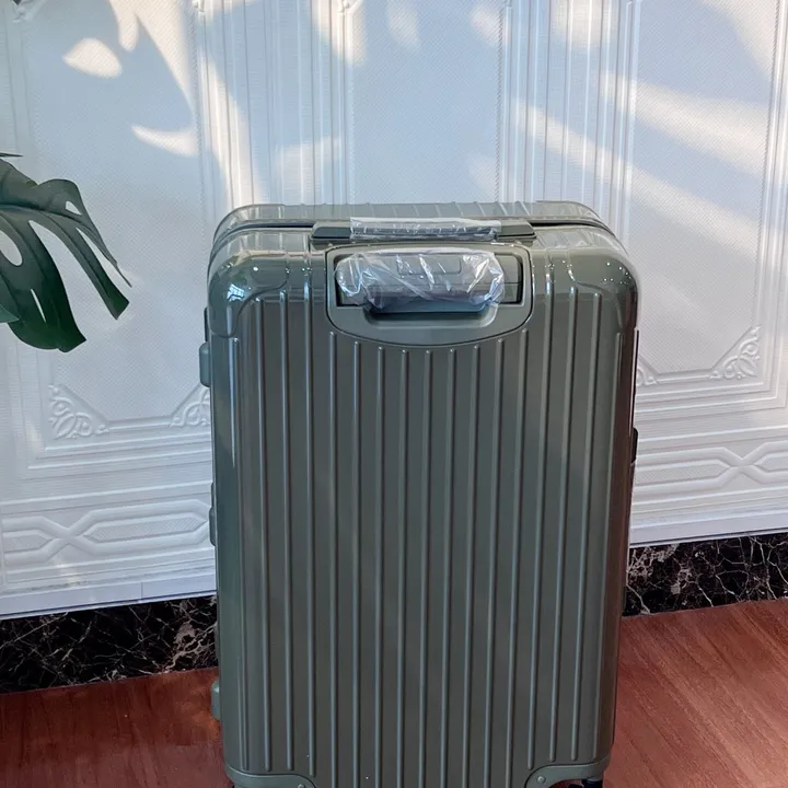 スーパーコピー リモワ スーツケース