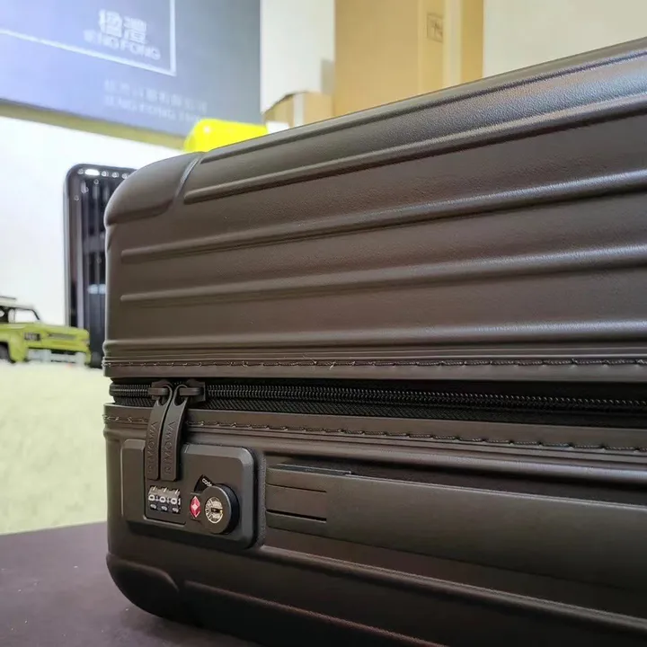 スーパーコピー リモワ スーツケース