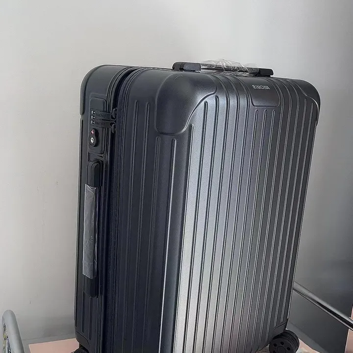 スーパーコピー リモワ スーツケース