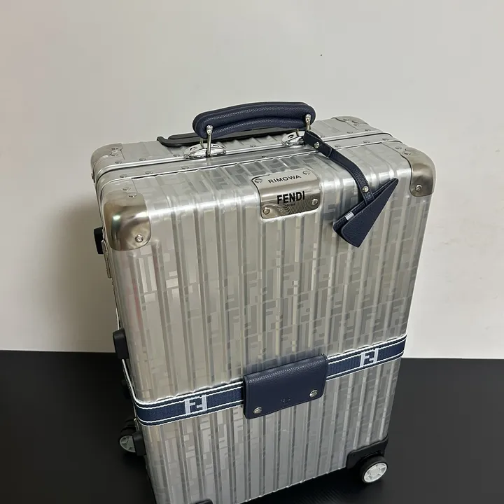 スーパーコピー ディオール スーツケース