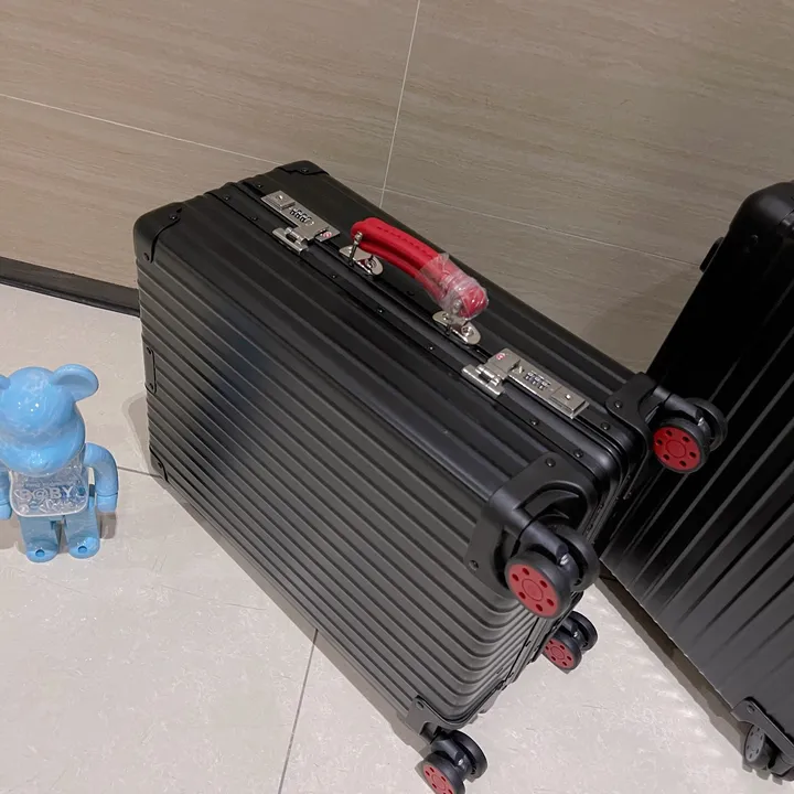 スーパーコピー リモワ スーツケース