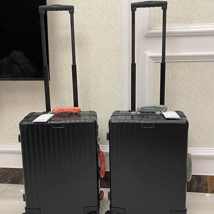 スーパーコピー リモワ スーツケース