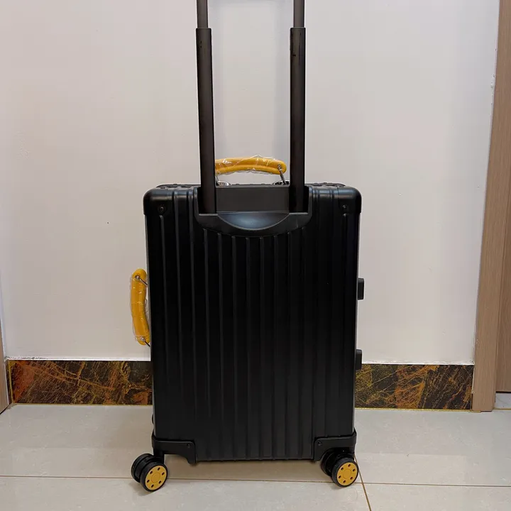 スーパーコピー リモワ スーツケース