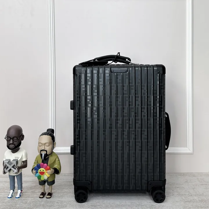 スーパーコピー フェンディ スーツケース