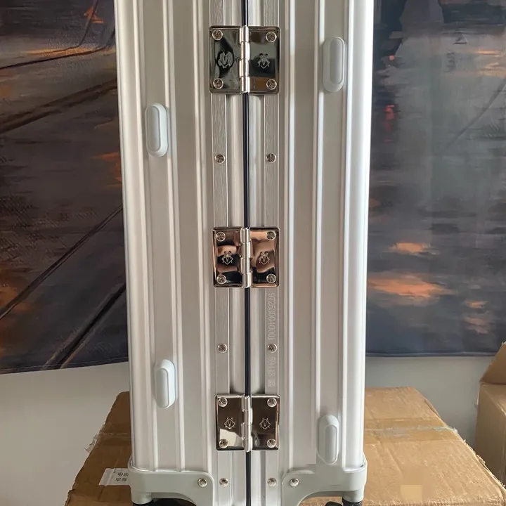 スーパーコピー リモワ スーツケース