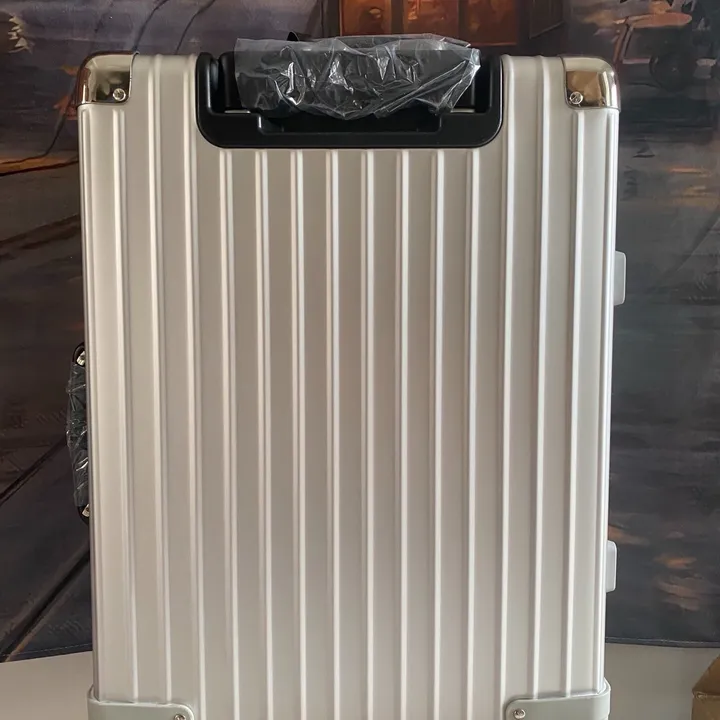 スーパーコピー リモワ スーツケース