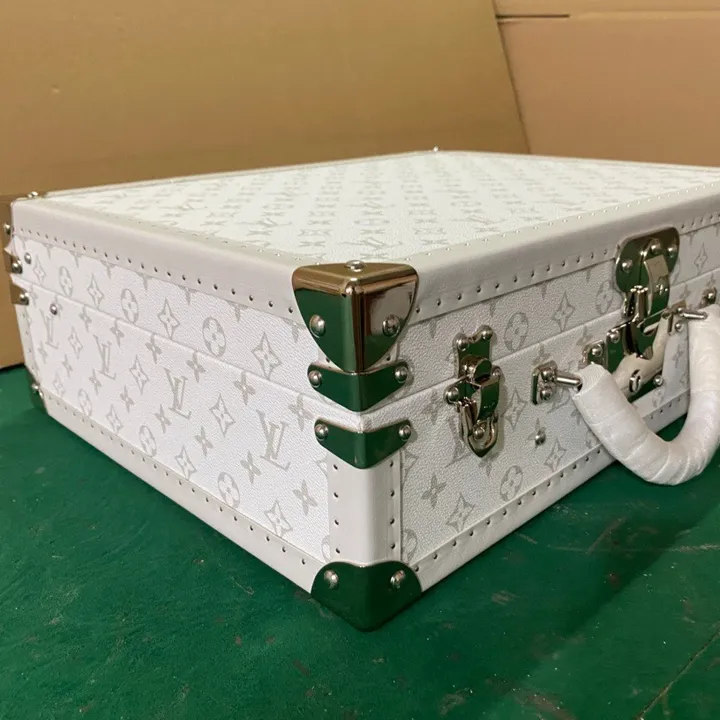 スーパーコピー ルイヴィトン スーツケース