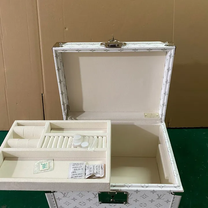スーパーコピー ルイヴィトン スーツケース
