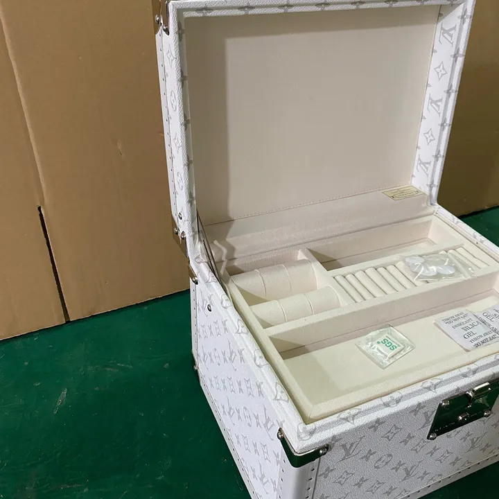 スーパーコピー ルイヴィトン スーツケース