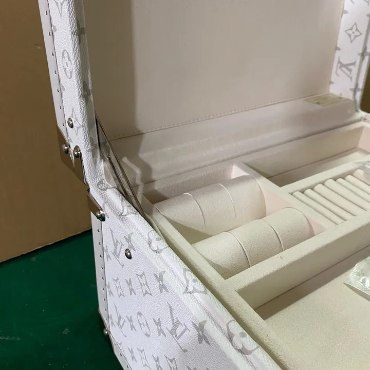 スーパーコピー ルイヴィトン スーツケース