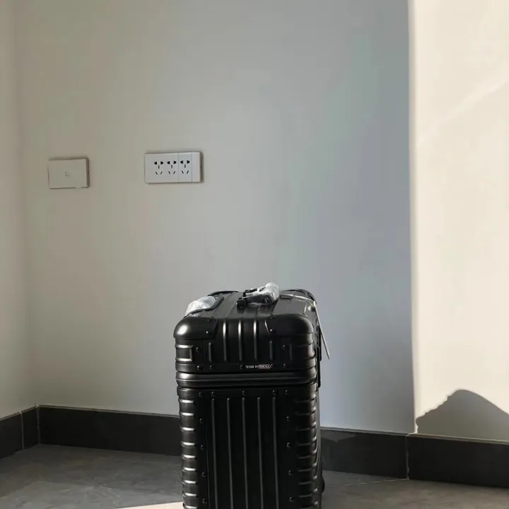 スーパーコピー リモワ スーツケース